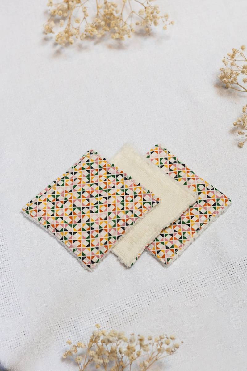 lot-lingette-démaquillante-géométrique Lot de 6 lingettes démaquillantes en coton (motif géométrique) et bambou Oeko-tex