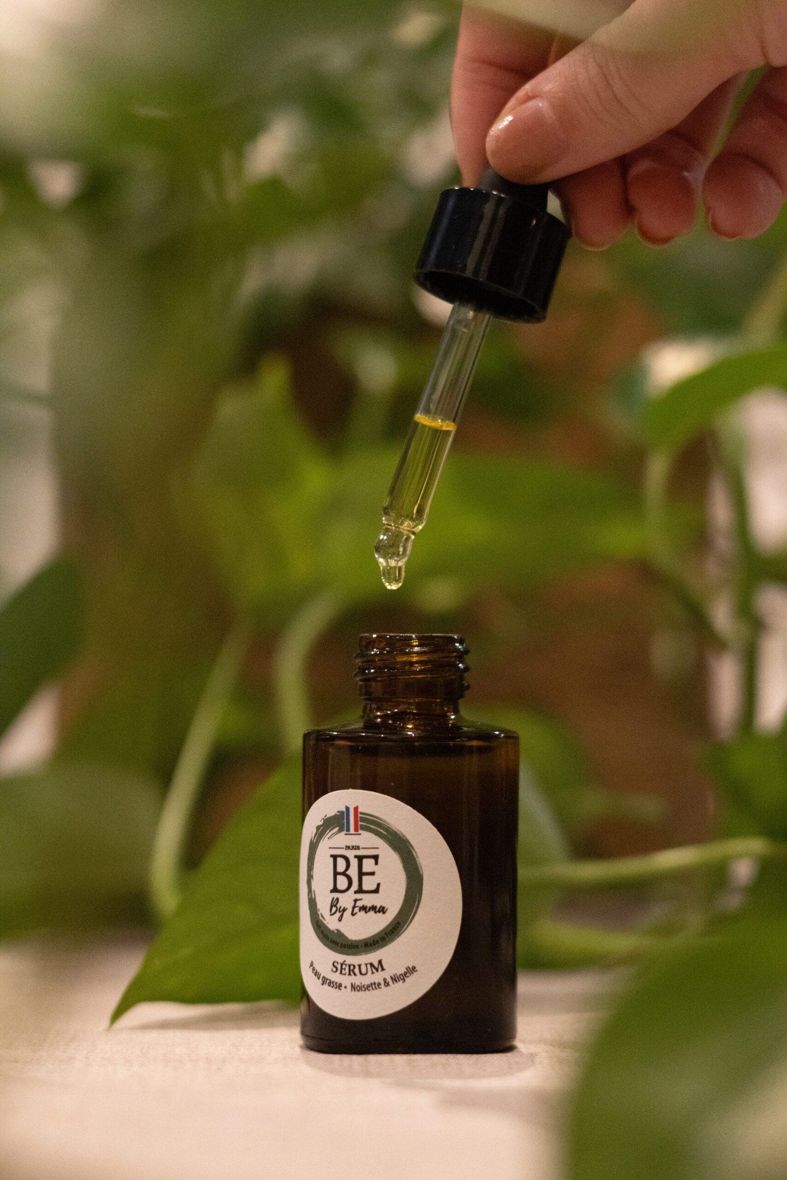 serum-peau-acneique Un sérum réalisé à partir d'huiles végétales et essentielles bio