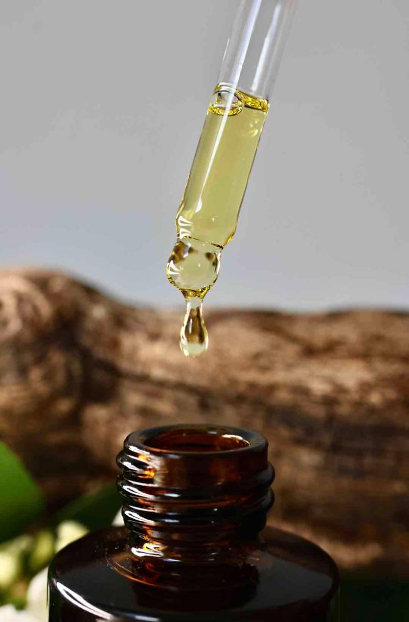 serum-taches-brunes-peau-mature-naturel-bio Zoom sur le sérum naturel et bio BE by Emma spécialement formulé pour les peaux matures et les tâches pigmentaires