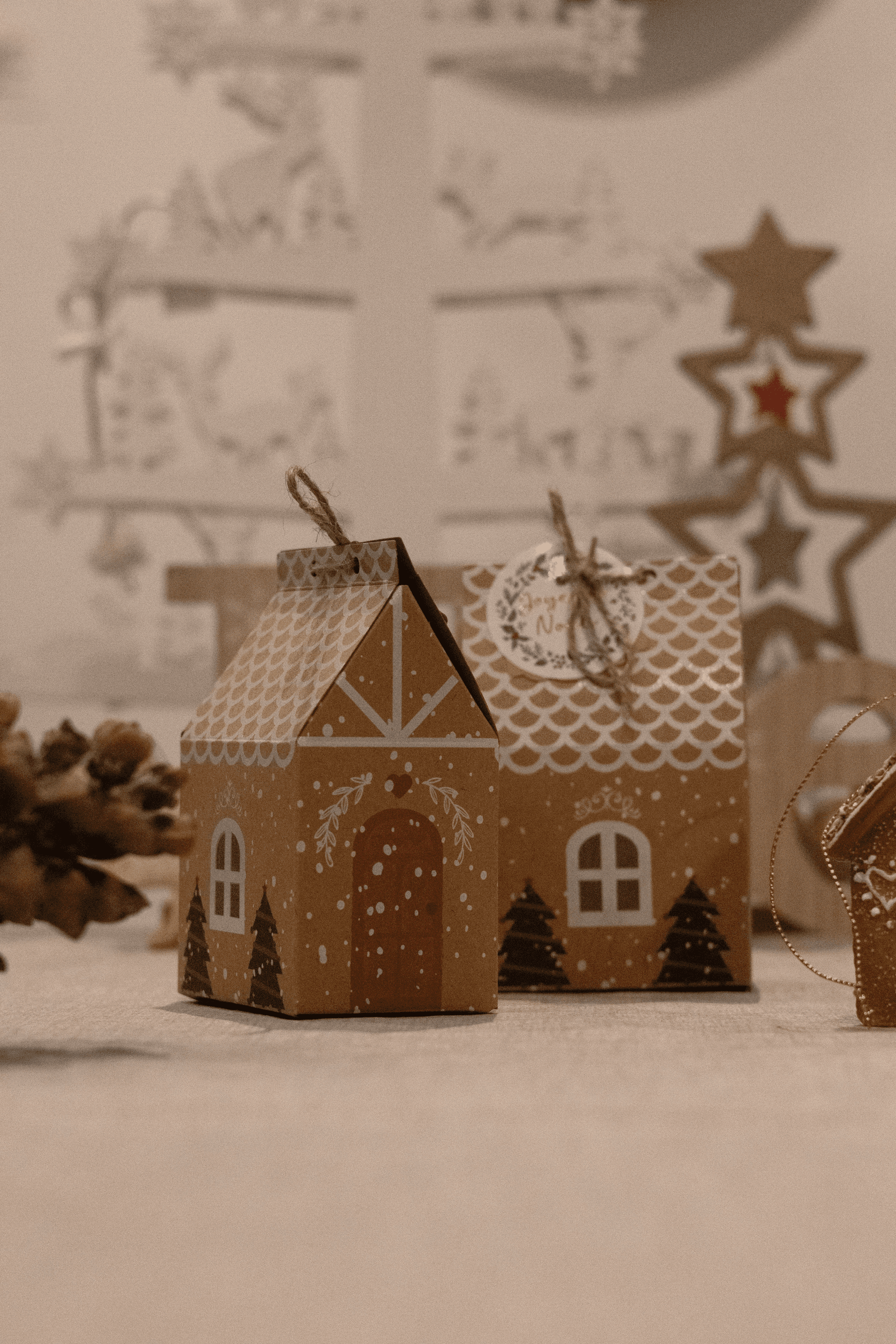 maisonnette-byemma Maisonnette contenant un baume SOS et un baume à lèvres