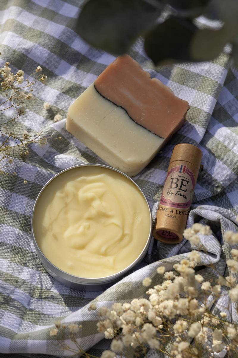 coffret-saint-valentin.jpg Coffret en édition limitée pour la Saint Valentin contenant 3 cosmétiques bio de la marque BE by Emma