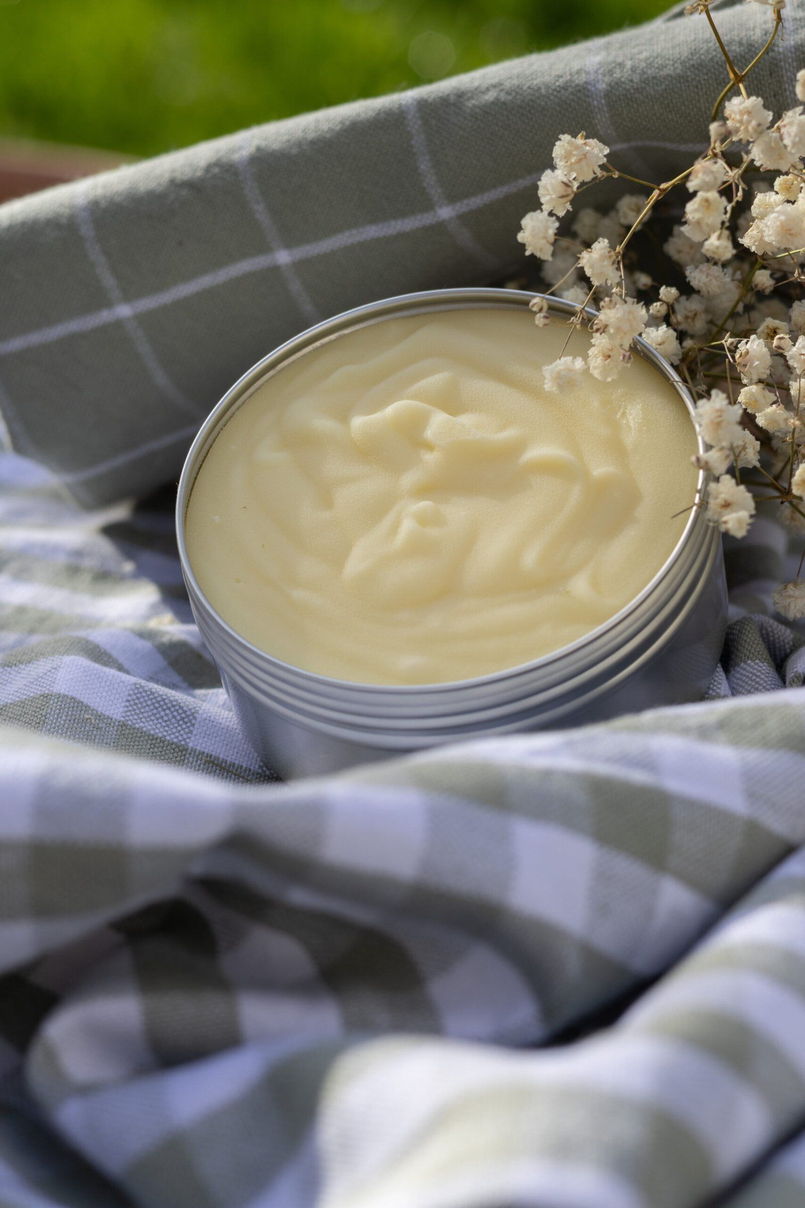 baume-tiare.jpg Baume corps au tiaré avec un doux parfum de ylang-ylang, orange et jasmin